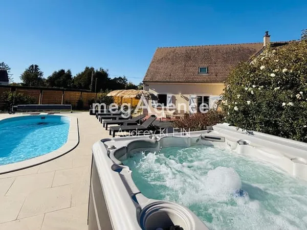 Maison coup de coeur - Piscine - Jacuzzi - Toit Cathédrale