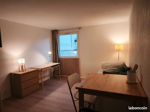 Studio rénové à deux pas du centre ville