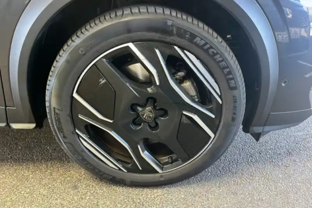 Peugeot 3008 plug-in hybrid 225 e-dcs7 — photo 12