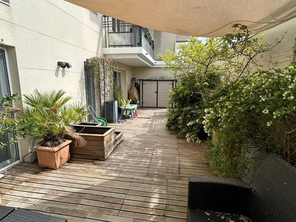 Appart T3 / Terrasse 40 m2 / Climatisable