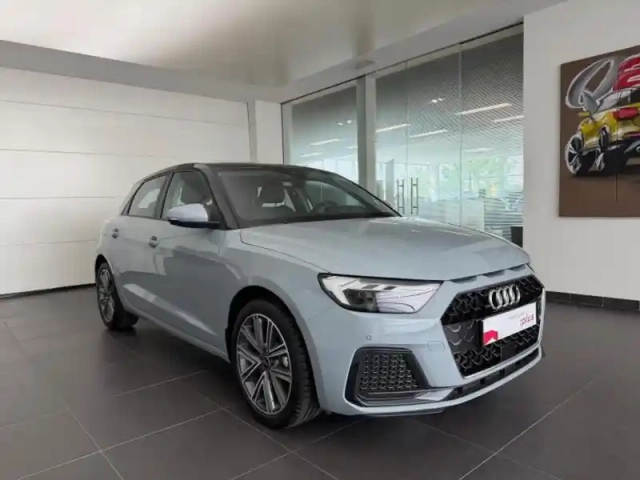 Audi A1 sportback 25 tfsi 95ch design s tronic 7 — photo 3