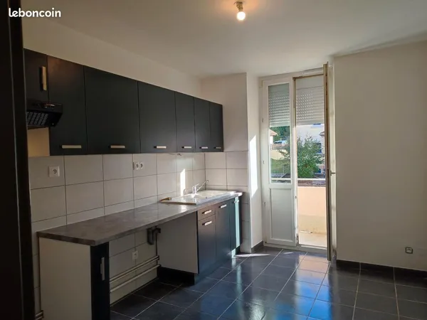 Appartement 3 pièces 66m2 1étage 1/2
