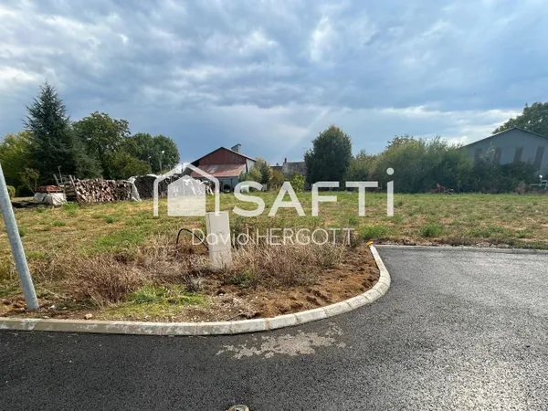 Terrain constructible 664 m² borné et viabilisé - À 10 min de Mer
