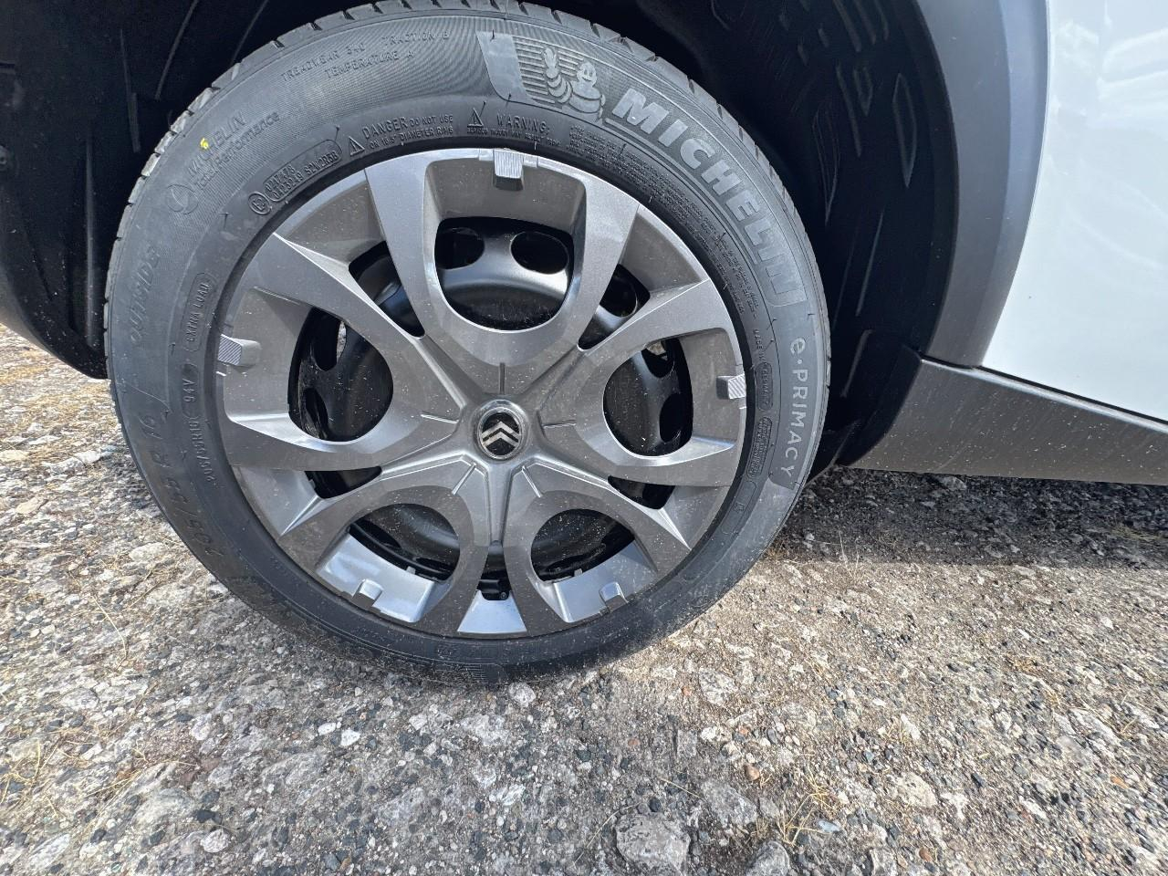 Alfa Romeo Junior 1.2 ibrida 145 ch e-dct6 speciale — photo 5