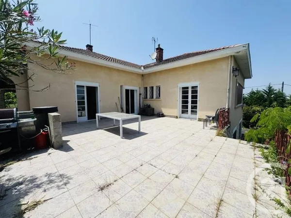 Maison 8 pièces 333 m²
