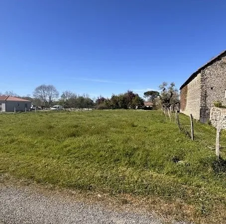Terrain 2085 m²
