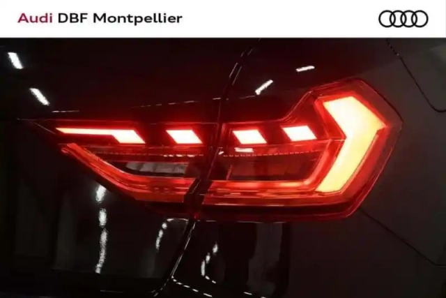 Audi A1 25 tfsi 95 ch s tronic 7 design — photo 4
