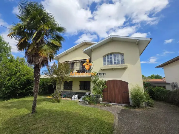Maison 5 pièces 214 m²