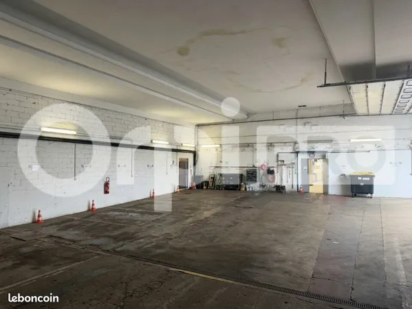 Local d'activité 680 m²