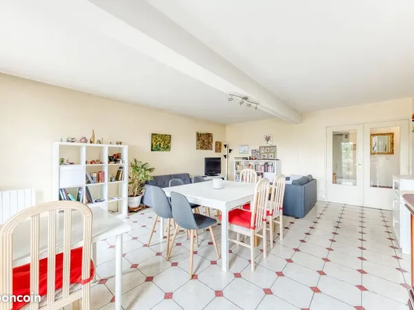 Appartement 101 m2 Centre ville au calme et lumineux