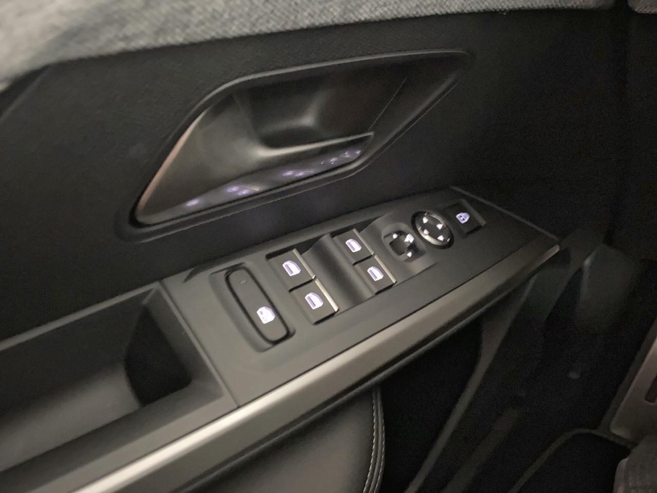 Peugeot 3008 hybrid 145 e-dcs6 gt — photo 20