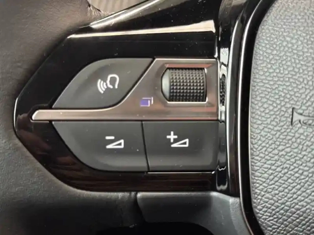 Peugeot 208 electrique 54 kwh 156ch — photo 77