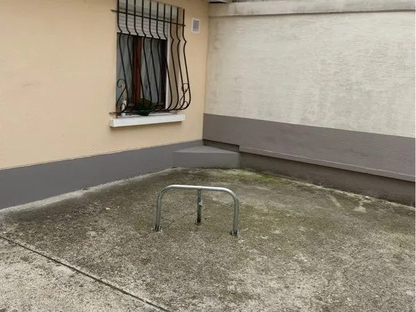 Location parking petit voiture