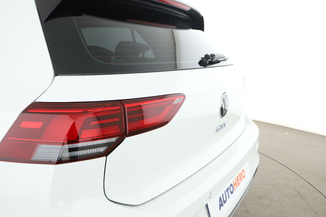 Volkswagen Golf VIII 1.4 eHybrid GTE DSG6 — photo 12