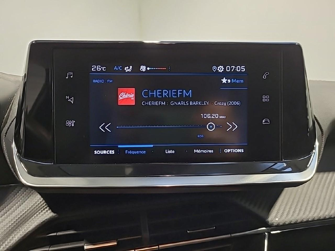 Peugeot 208 puretech 100 s&s bvm6 style — photo 11