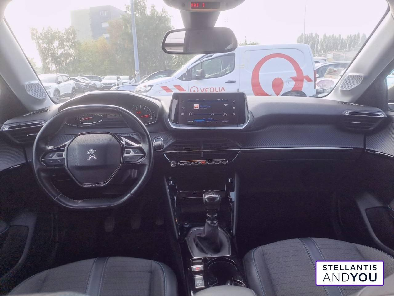 Peugeot 208 puretech 100 s&s bvm6 allure — photo 2
