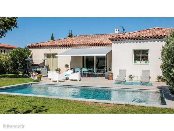 A saisir maison de plain-pied de 95 m² à l'architecture moderne