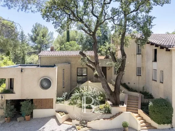 Vente - Aubagne - Villa 300m2 - Piscine - Terrain 5000m2