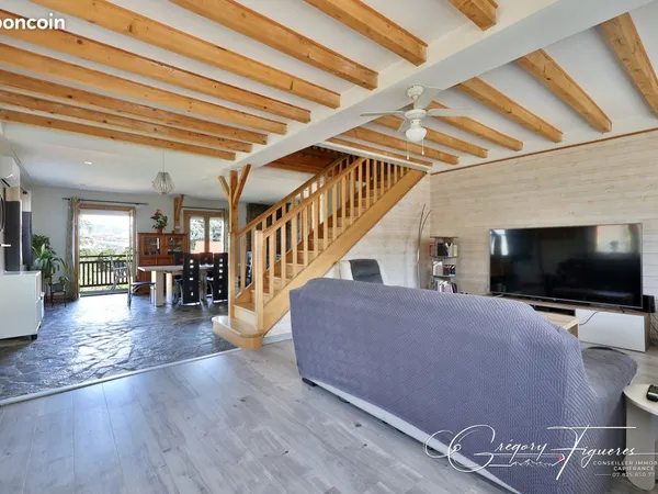 Maison 7 pièces 210 m²