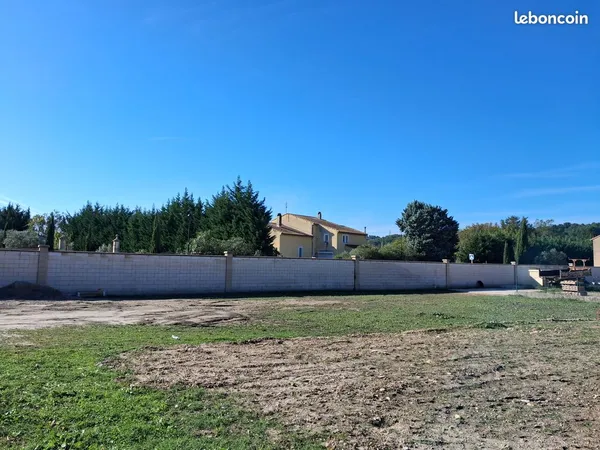 Noves beau terrain 600 m2