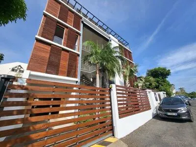 Location Bureaux 408,45 m2 à Saint-Denis