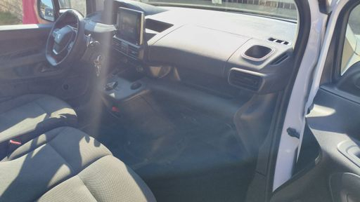 Peugeot Partner vu 1.5 BlueHDi 130 EAT8 - Asphalt – 2022 – 59823 km – Diesel – Boîte Automatique — photo 16