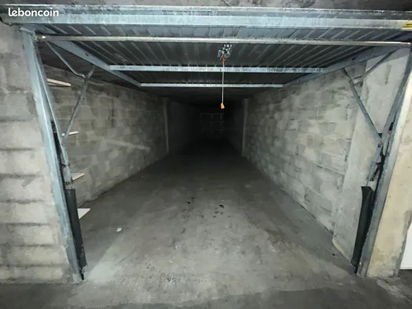 Garage Double avec raccordement électrique Ideal rechargement pour véhicule electrique
