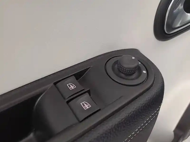 Renault Twingo iii tce 95 — photo 27