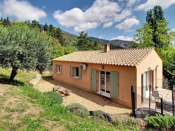 A VENDRE à BARGEMON - Maison récente avec 4 chambres et GARAGE de 60m²