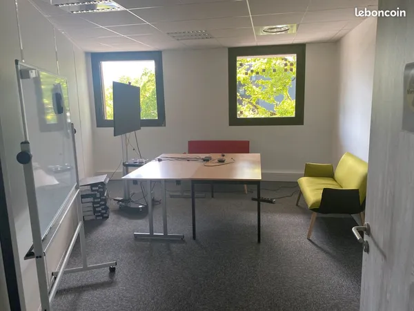 Location d'un bureau à Meylan dans Cabinet