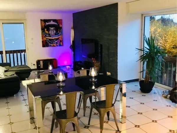 Grand appartement type maison de ville - 220 m² - Plein centre - Vue dominante - Plein sud