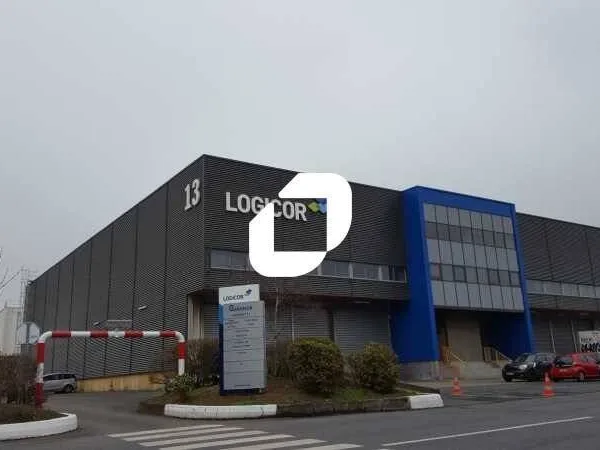 Local d'activité 1160 m²