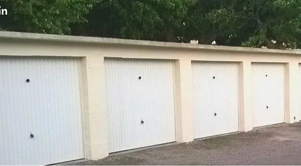 Garage à louer petite synthe en doublon