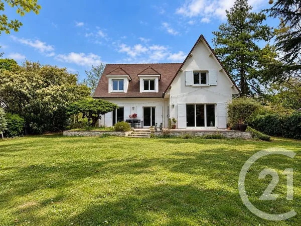 Maison 7 pièces 238 m²