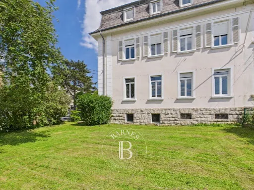 Maison 10 pièces 350 m²