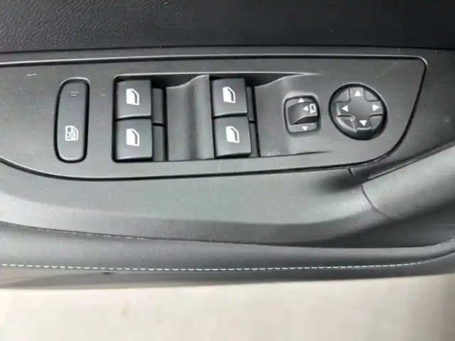 Peugeot 2008 puretech 130 s&amp;s eat8 — photo 37