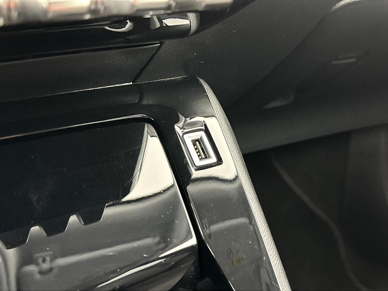 Peugeot 2008 puretech 130 s&s eat8 allure — photo 29