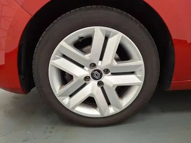 Renault Clio blue dci 100 ch gsr2 — photo 25