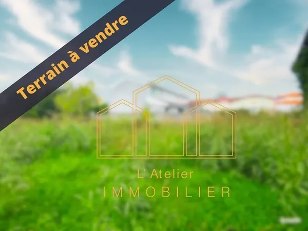 Terrain constructible 716 m²