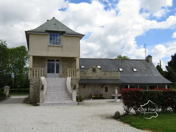PROPRIETE de 3 hectares avec PISCINE, CHALETS et ETANGS