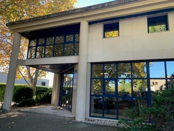 Bureau 417 m²