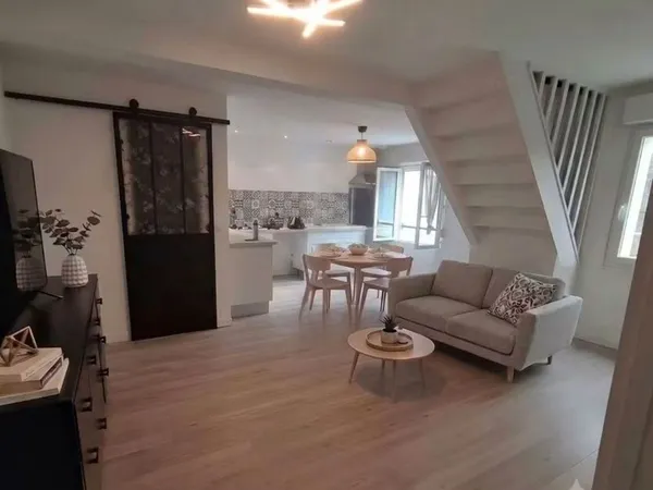 Triplex hyper centre avec garage