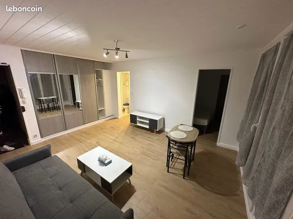F2 MEUBLÉ - 38 m² - SAINT-BRICE-SOUS-FORÊT