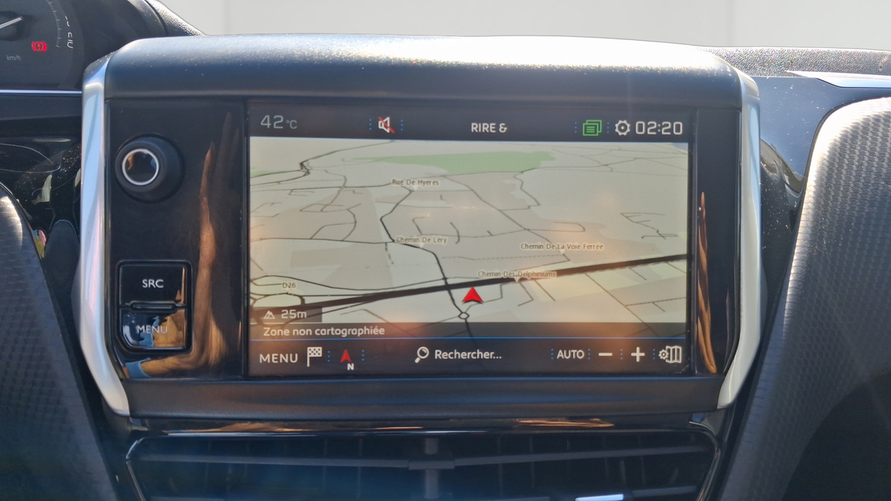 Peugeot 2008 PureTech 110ch S&amp;S BVM6 — photo 27