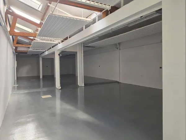 Local d'activité 336 m²