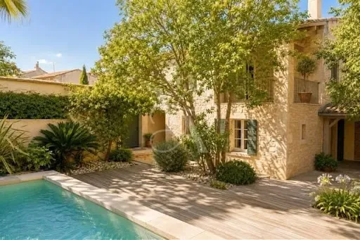 Mas provençal 7 pièces 200 m²