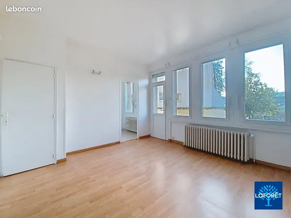 Studio 1 pièce 28 m²
