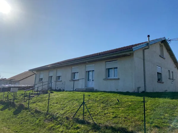 Ensemble immobilier composé de deux maisons louées - ATTIGNY