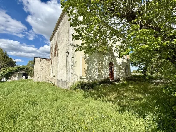 BIAS, ensemble immobilier sur une parcelle d'environ 5242 m2