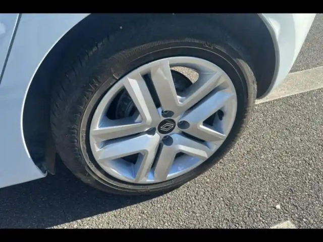 Renault Clio 1.5 blue dci 100ch evolution - 24 — photo 13
